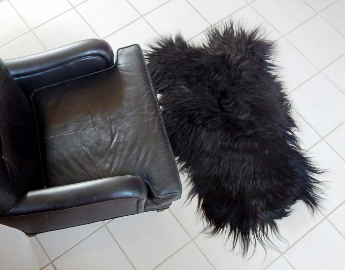 Icelandic Sheepskin Pelt Rug Black