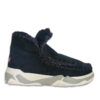 Black Trainer